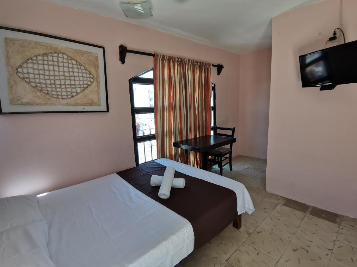 Hotel Colonial San Carlos Cancun Centro Экстерьер фото