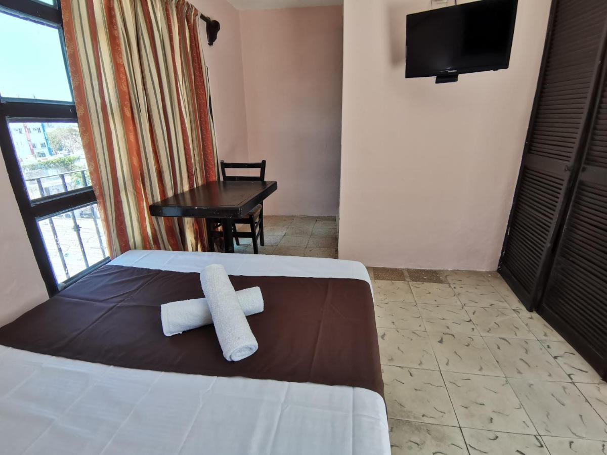 Hotel Colonial San Carlos Cancun Centro Экстерьер фото